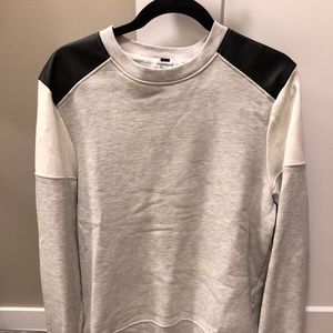 Crew neck sweater